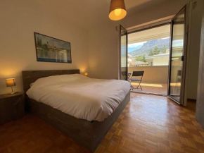 Casa di Tom, balcone e parcheggio Trento